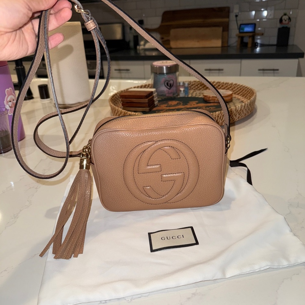 Authentic Gucci Pebbled Calfskin Small Soho Disco Bag